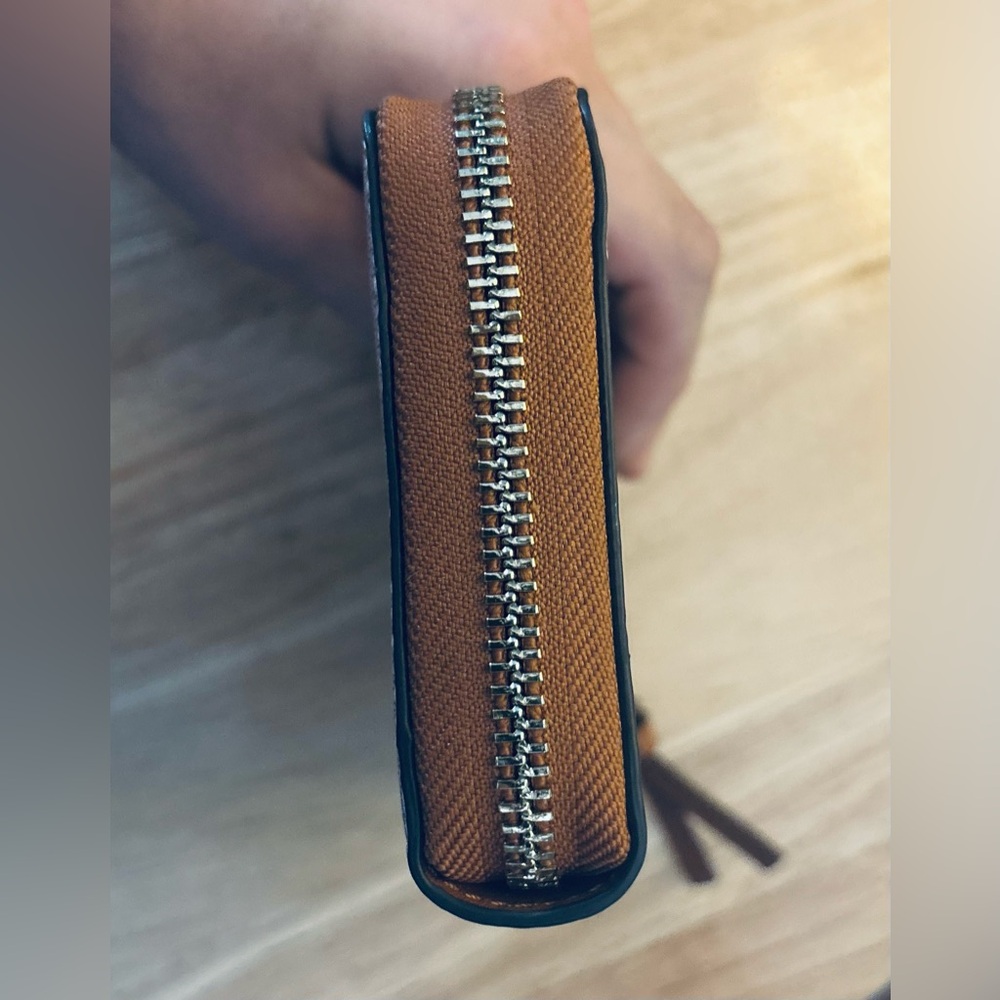 Tory Burch NWOT Multicolor Striped Wallet - Picture 3 of 7